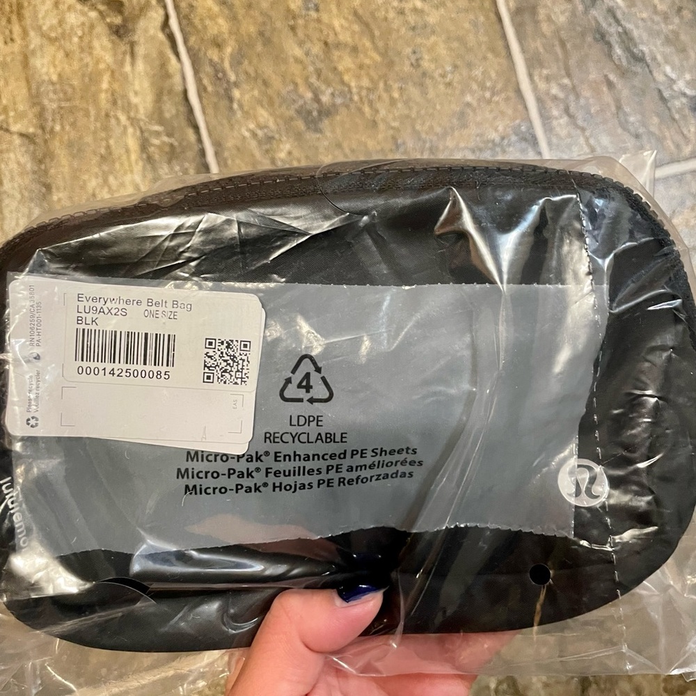 Lululemon Everywhere Belt Bag - Authentic, NWT - Black, Burnt Caramel - Picture 15 of 15